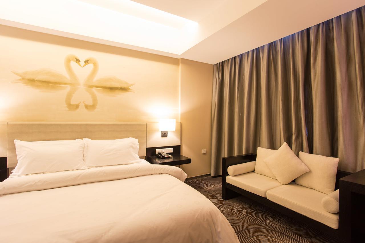 Metropolo, Hefei, Wanda Plaza, Swan Lake ภายนอก รูปภาพ